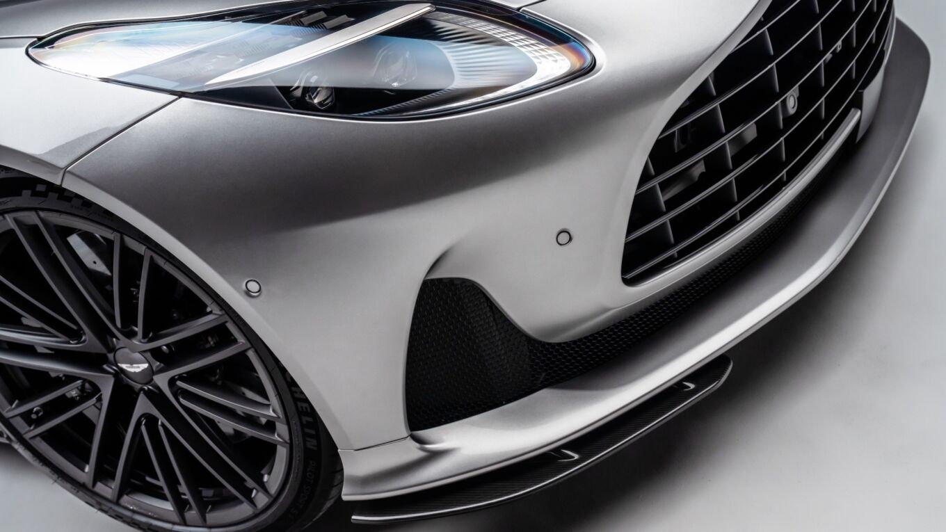 Aston Martin DB12: il salto di qualità Aston Martin DB12: il salto di qualità