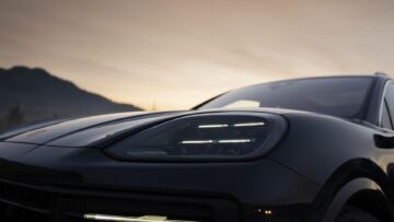 Porsche Cayenne S: due cilindri in più e sguardo da Taycan