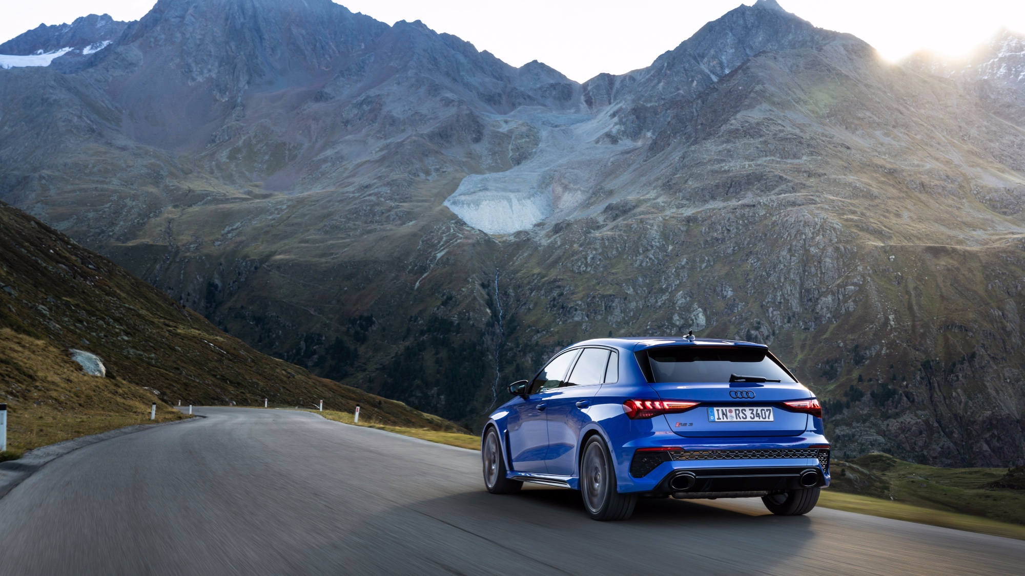 Dynamic photo, Colour: Nogaro Blue, Pearl Effect .