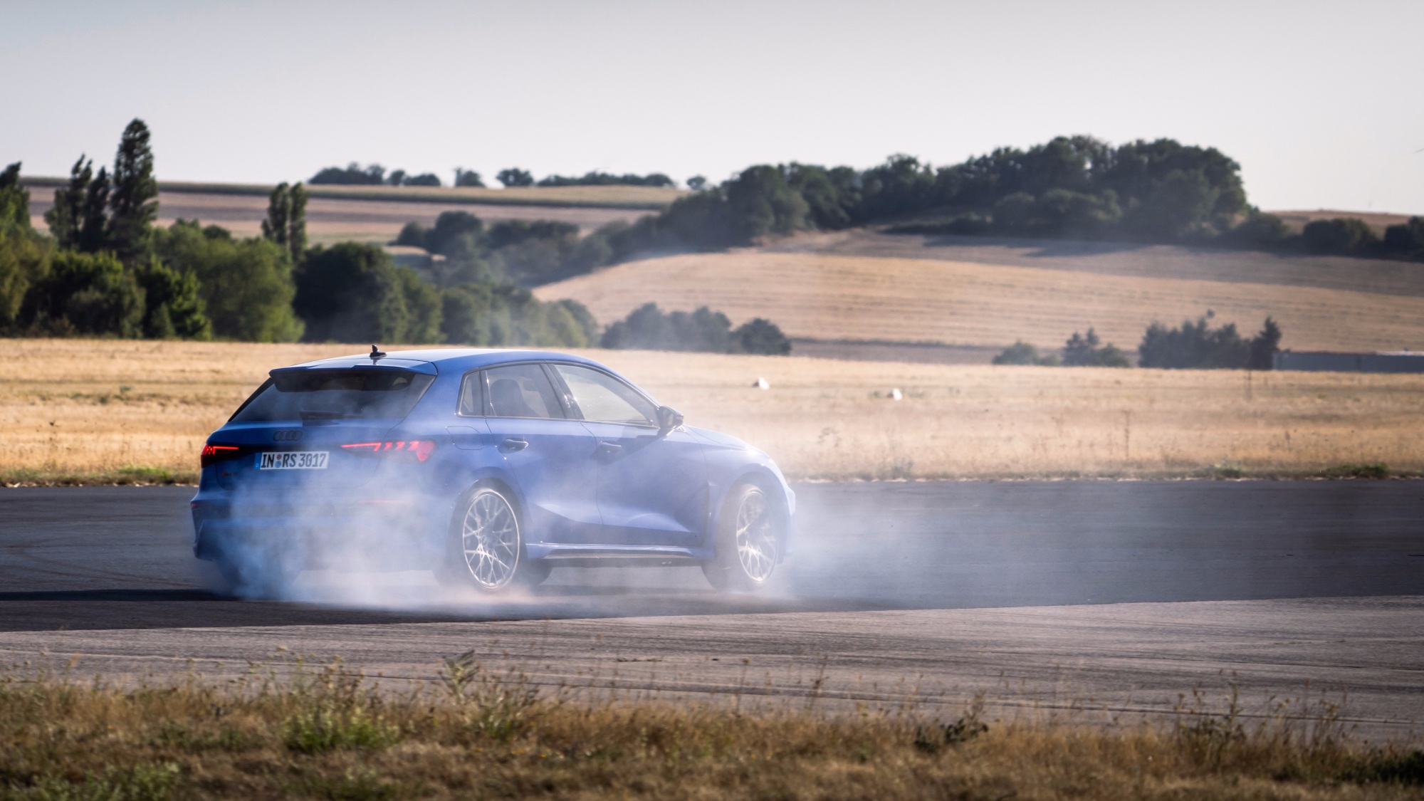 Dynamic photo, Colour: Nogaro Blue, Pearl Effect .