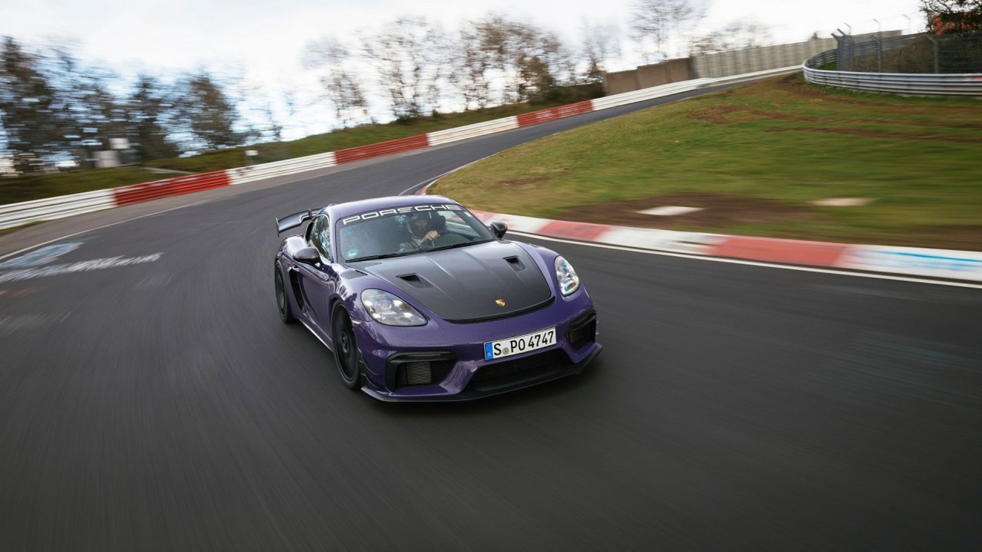 Manthey-Kit-718-Cayman-GT4-RS-011
