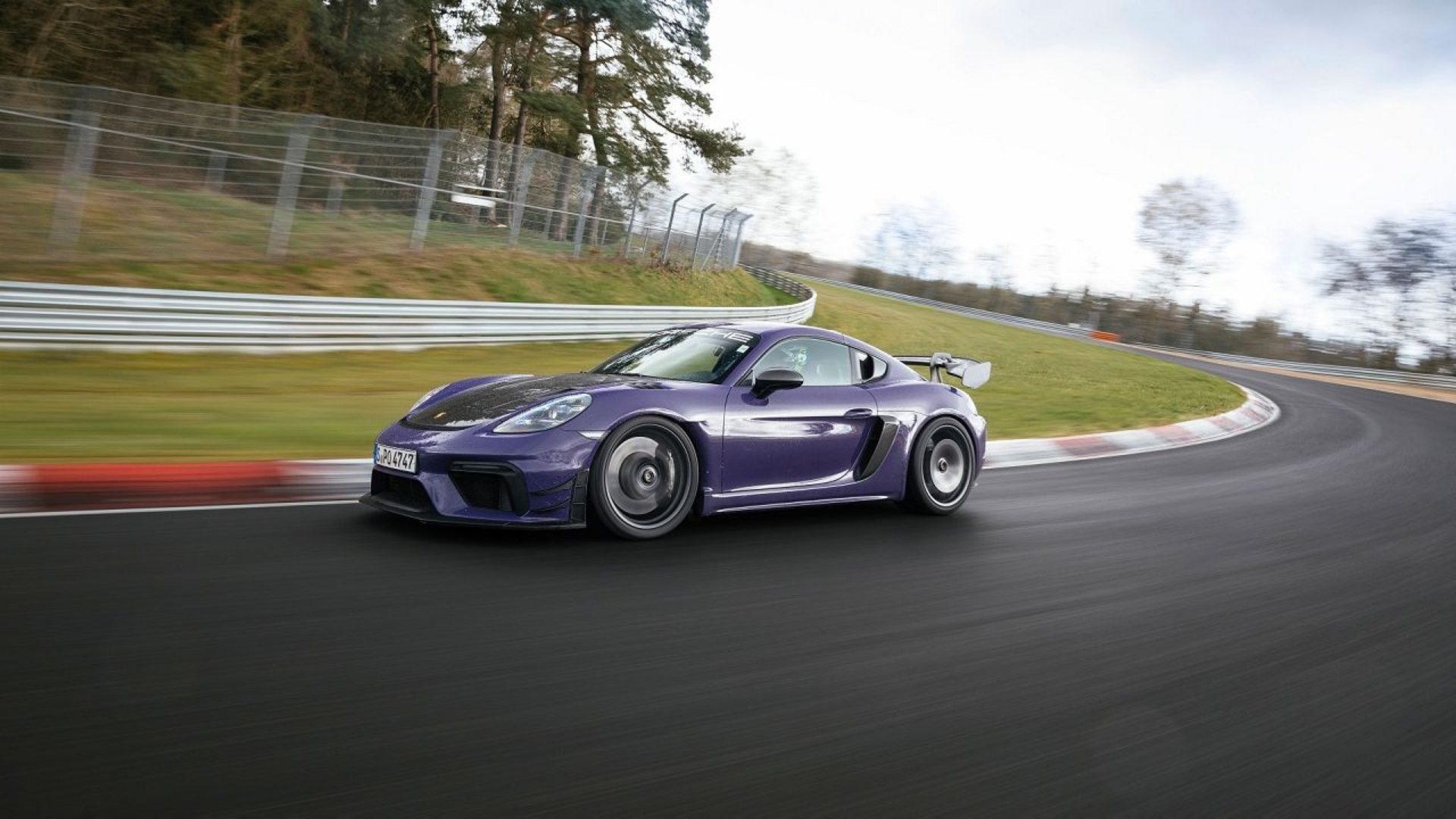 Manthey-Kit-718-Cayman-GT4-RS-012