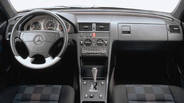 Mercedes-Benz Typ C 36 AMG der Baureihe 202, 1993 bis 1997Mercedes-Benz Typ C 36 AMG from the 202 series, 1993 to 1997