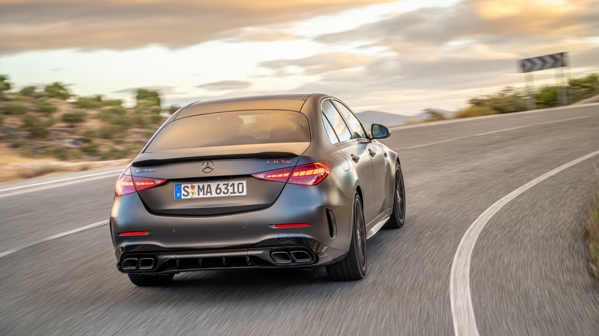 Mercedes-C63-AMG-e-performance-prezzo-prestazioni-scheda-tecnica-4