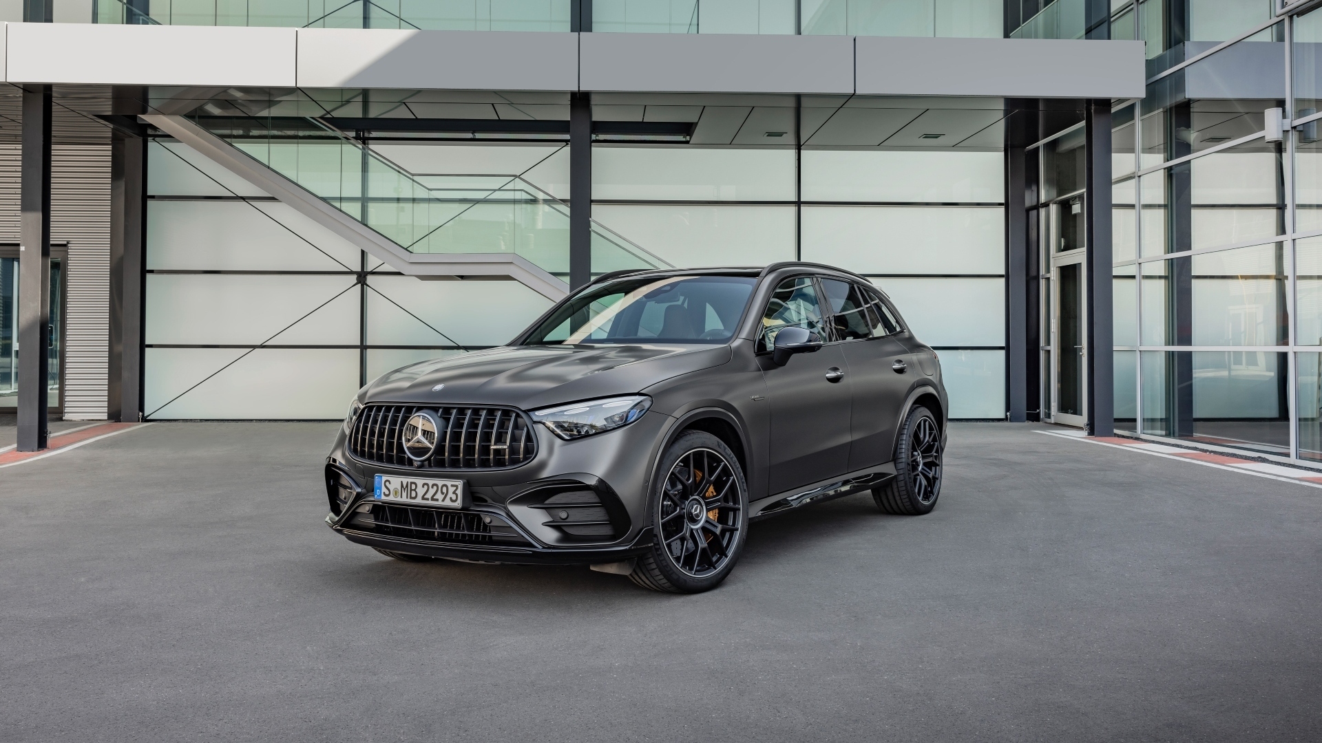 Mercedes-GLC-63-AMG-2023-12 Mercedes-GLC-63-AMG-2023-12