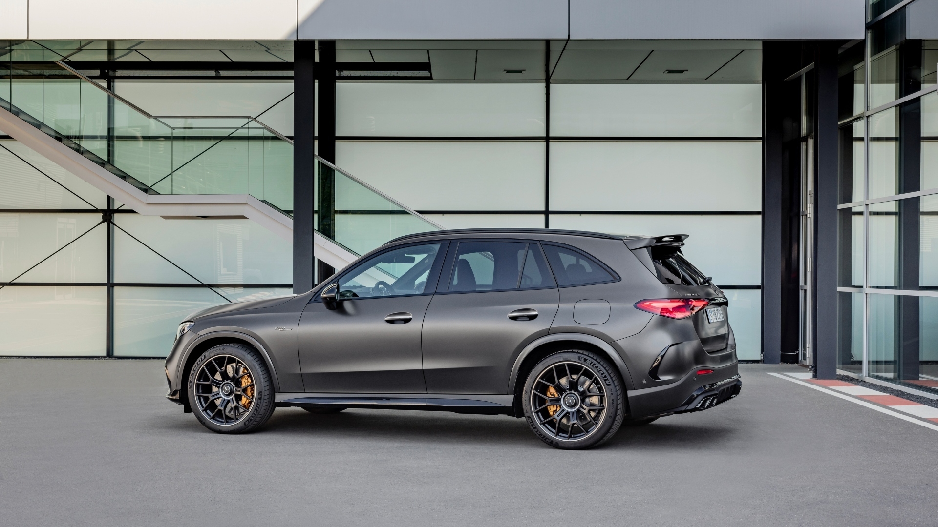 Mercedes-GLC-63-AMG-2023-13 Mercedes-GLC-63-AMG-2023-13