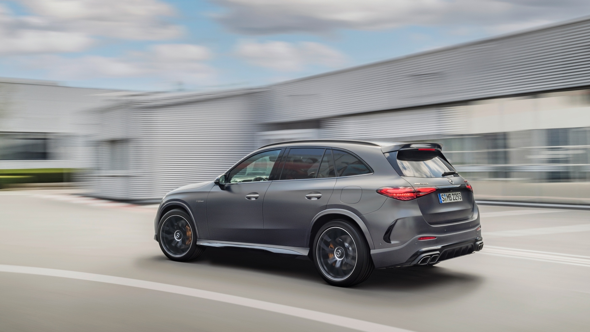 Mercedes-GLC-63-AMG-2023-2 Mercedes-GLC-63-AMG-2023-2