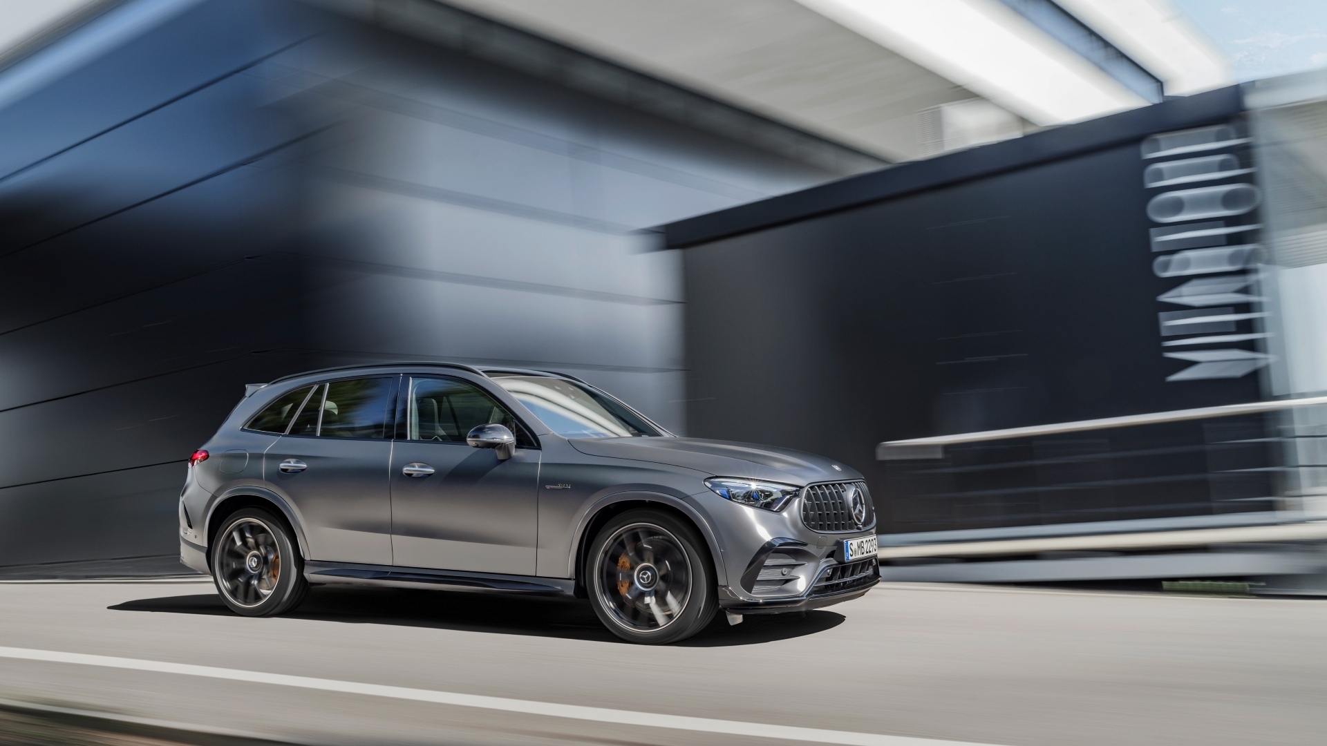 Mercedes-GLC-63-AMG-2023-4 Mercedes-GLC-63-AMG-2023-4