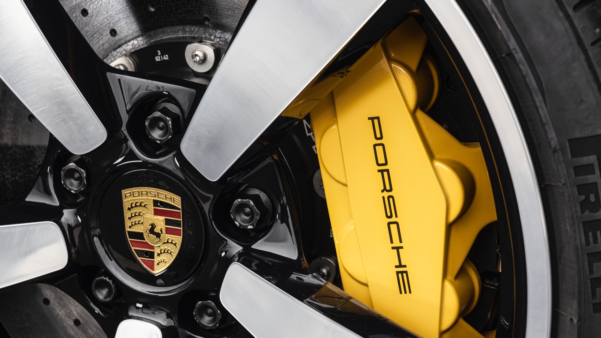 Porsche-911-turbo-992-prezzo-scheda-tecnica-prestazioni-2