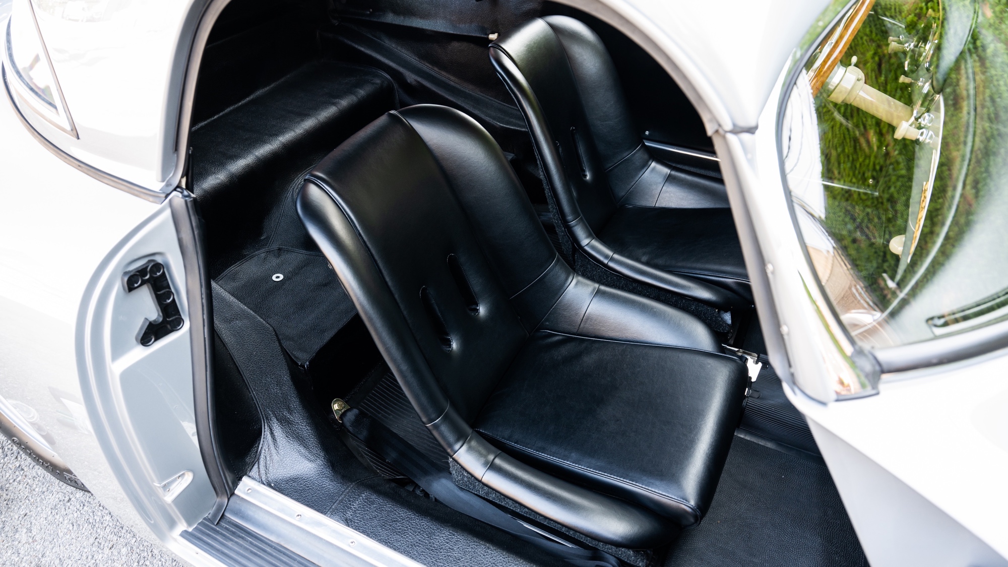 1957-Porsche-356-A-Carrera-GT-Speedster-by-Reutter1382148_ 1957-Porsche-356-A-Carrera-GT-Speedster-by-Reutter1382148_