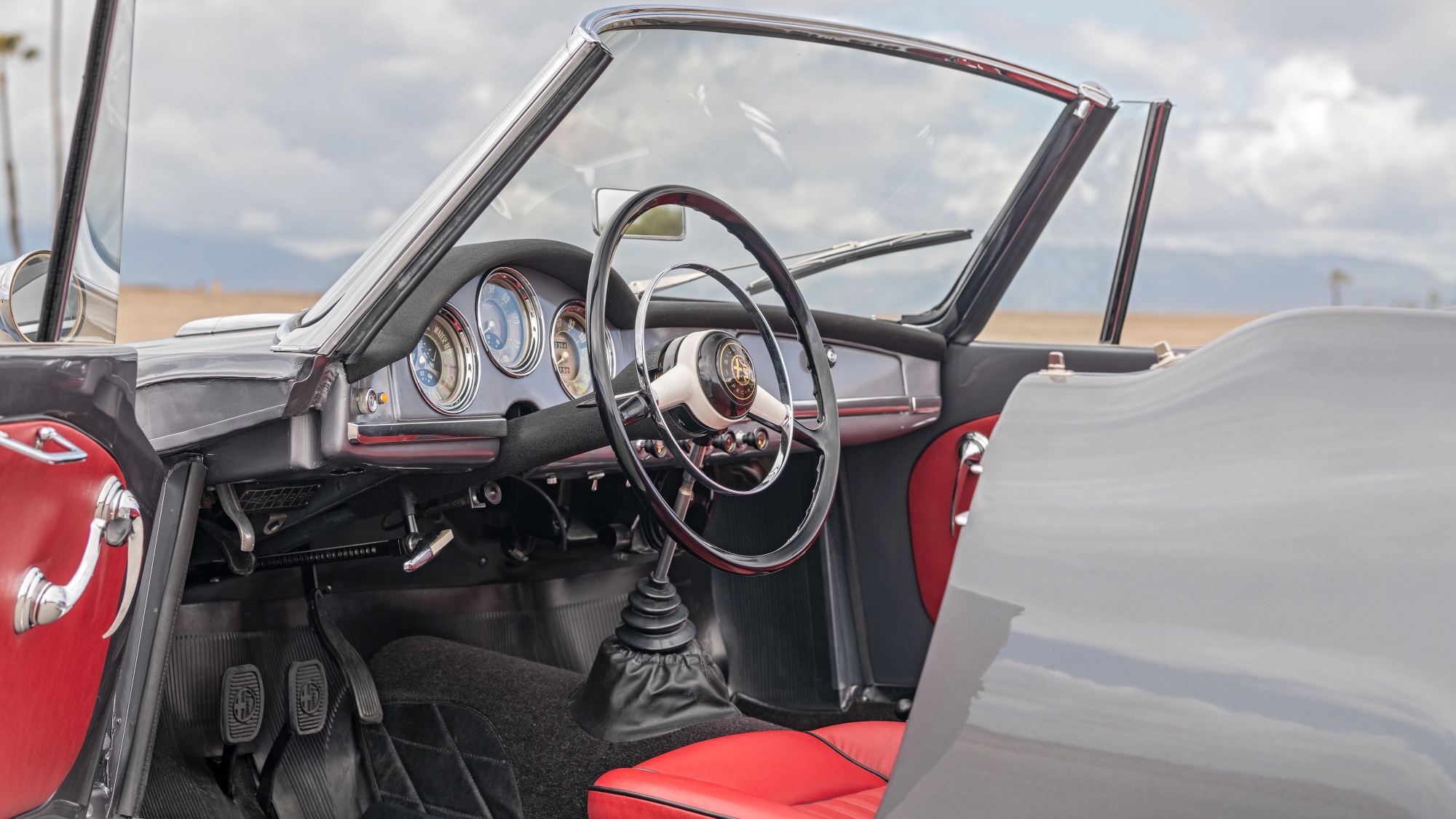 1960-Alfa-Romeo-Giulietta-Spider-Veloce-by-Pinin-Farina1348826_ 1960-Alfa-Romeo-Giulietta-Spider-Veloce-by-Pinin-Farina1348826_