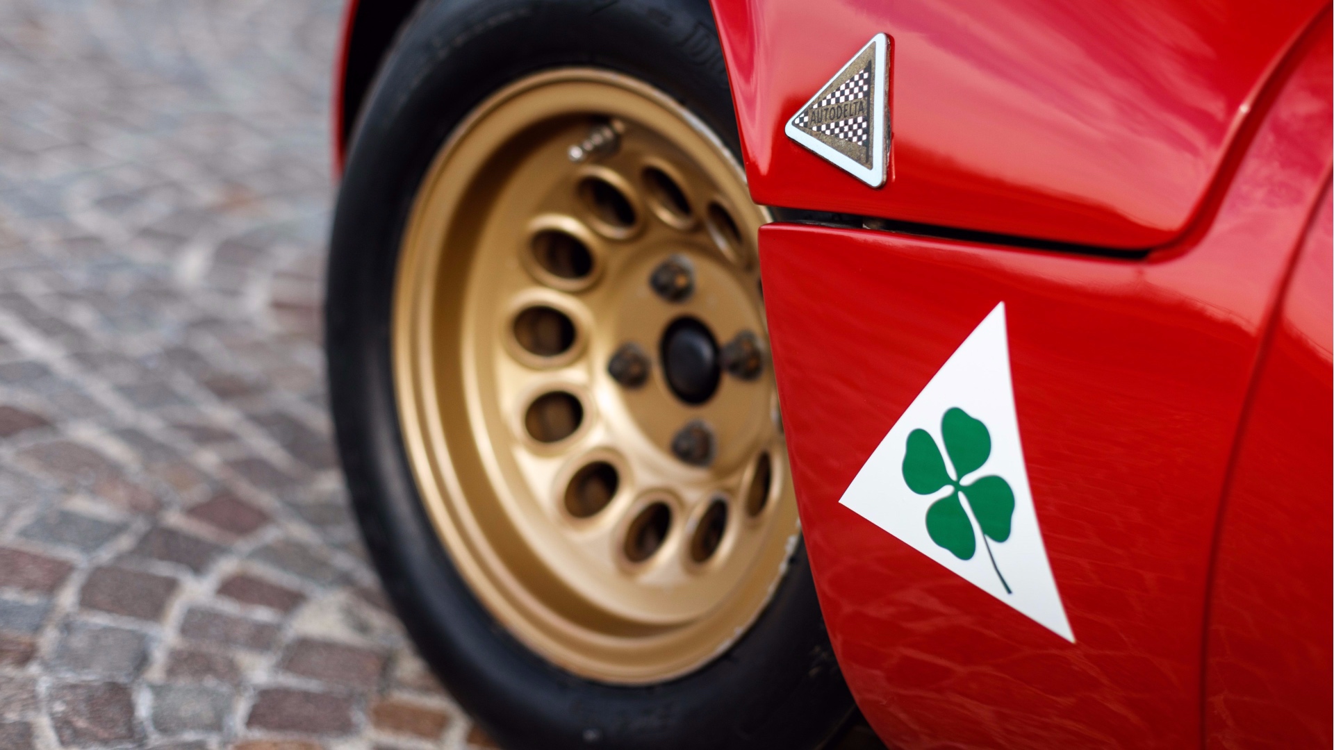 Alfa-Romeo-33-Stradale-Supercar-10 Alfa-Romeo-33-Stradale-Supercar-10