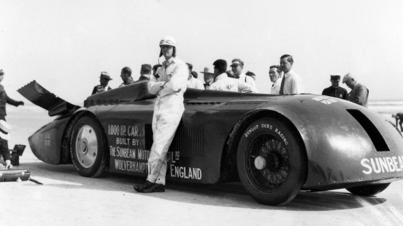 La prima auto da 200 miglia orarie vuole… rifarle! La prima auto da 200 miglia orarie vuole… rifarle!