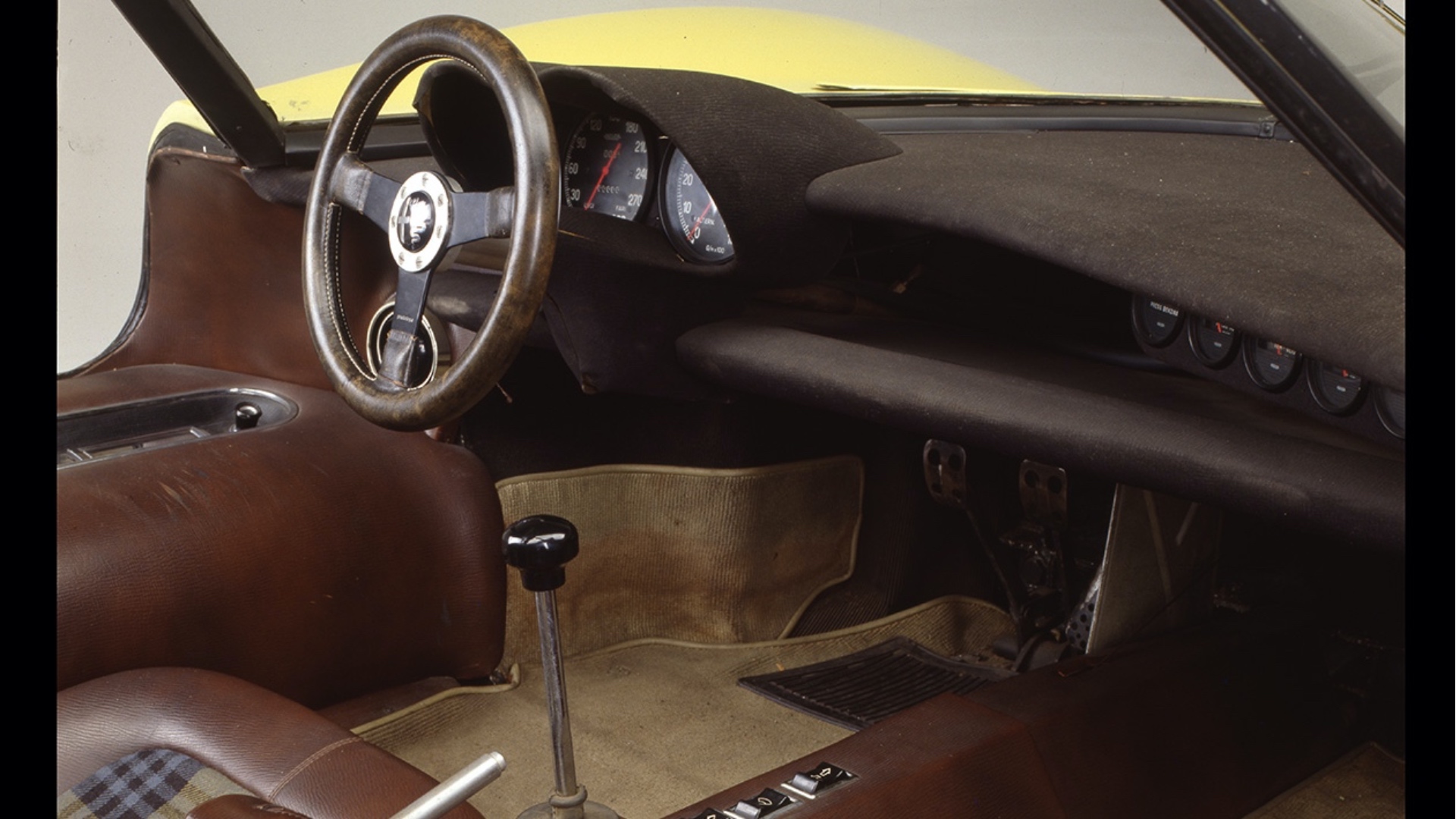 Supercar-Alfa-Romeo-mai-nate-00005