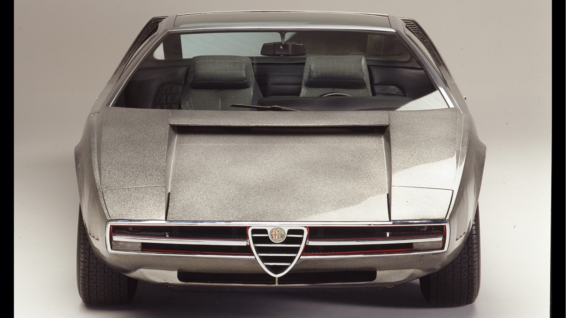 Supercar-Alfa-Romeo-mai-nate-00012