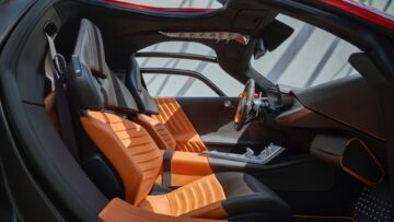alfa-romeo-33-stradale-2023-5 alfa-romeo-33-stradale-2023-5