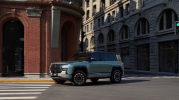 06 YangwangU8 Premium Edition urban scene 06 YangwangU8 Premium Edition urban scene