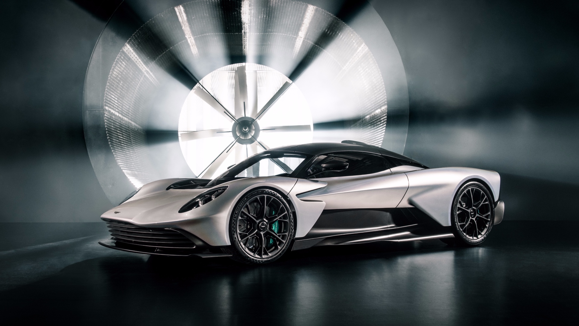 L’Aston Martin Valhalla sta per arrivare L’Aston Martin Valhalla sta per arrivare