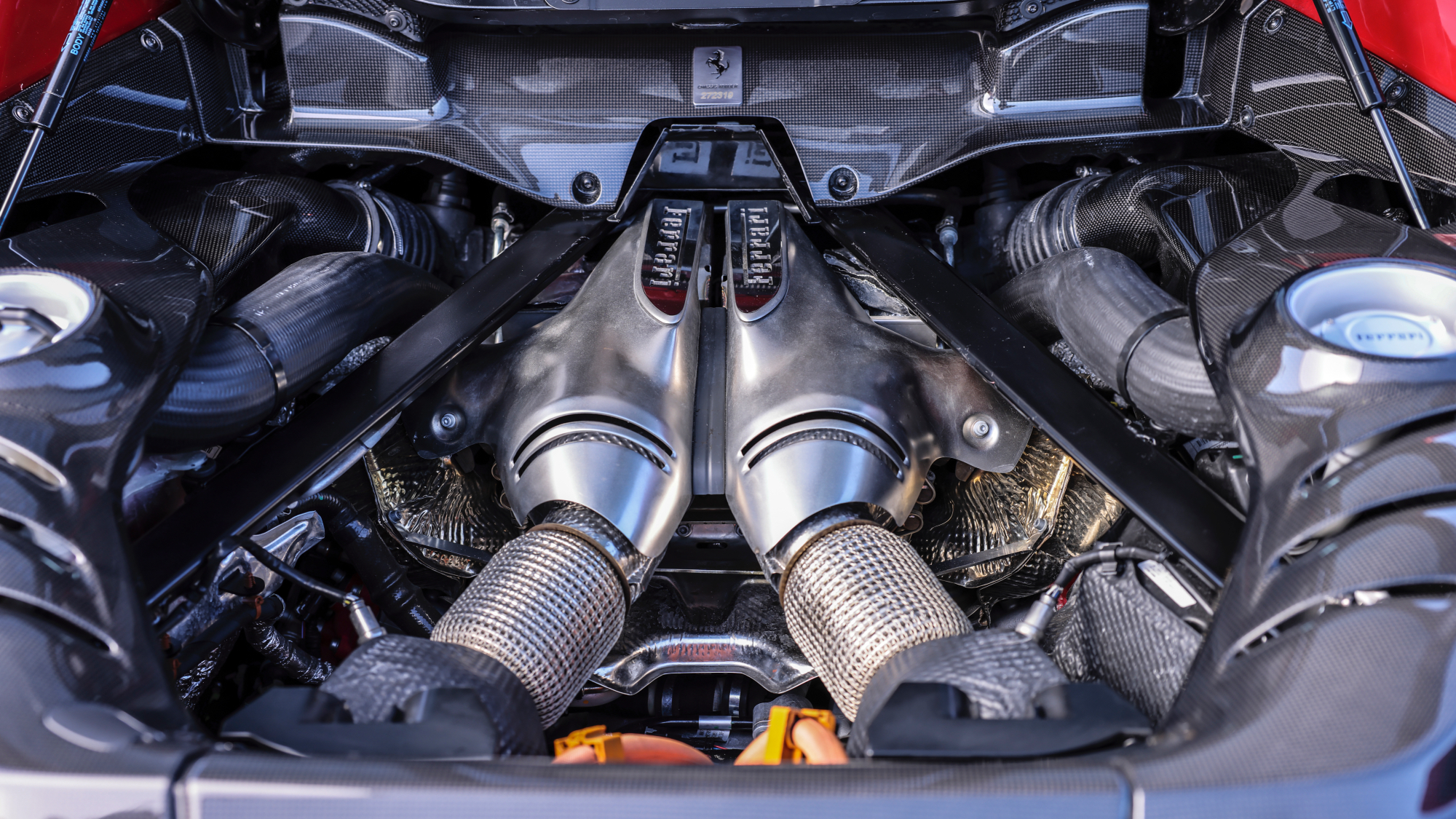 Ferrari-296-gtb-motore