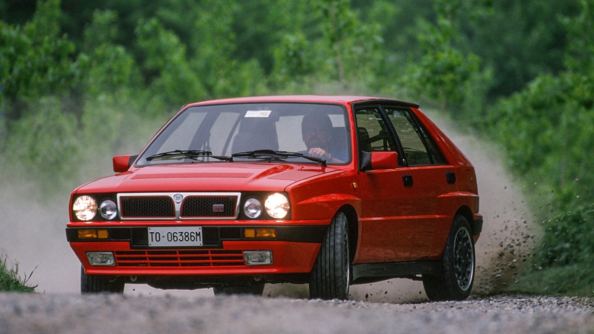 Lancia-Delta-Integrale-11