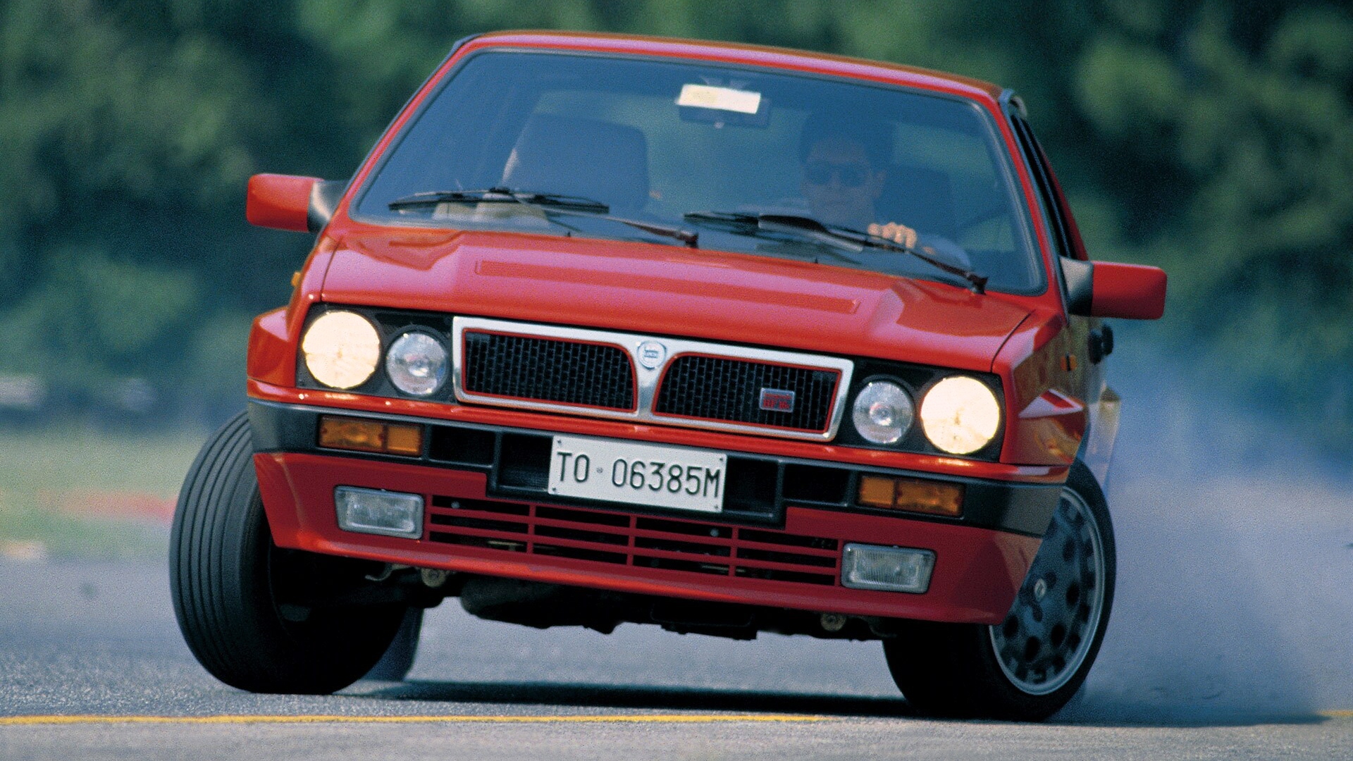 Lancia-Delta-Integrale-12