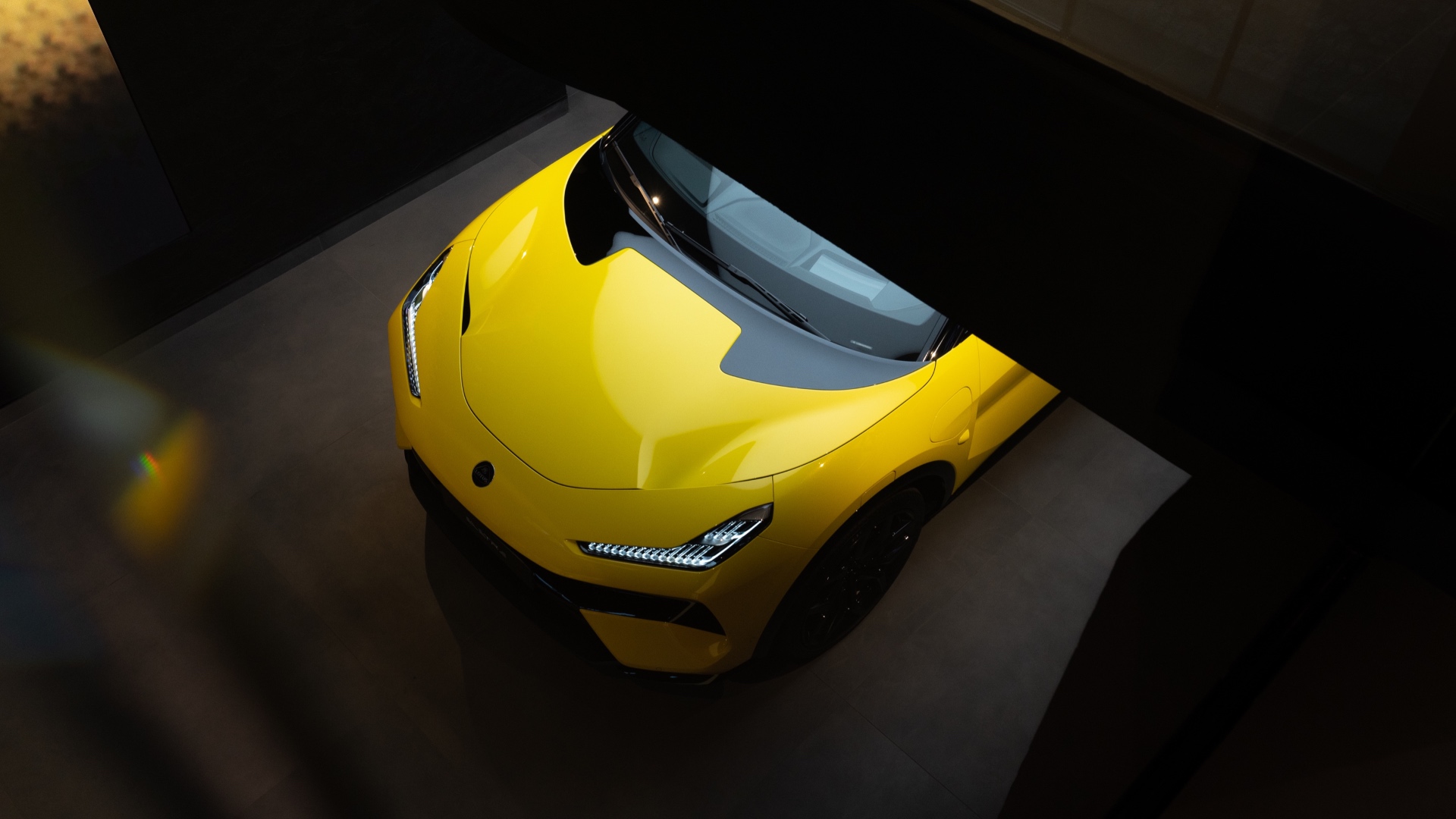 Lotus-Paris-brand-centre-open-for-business-02