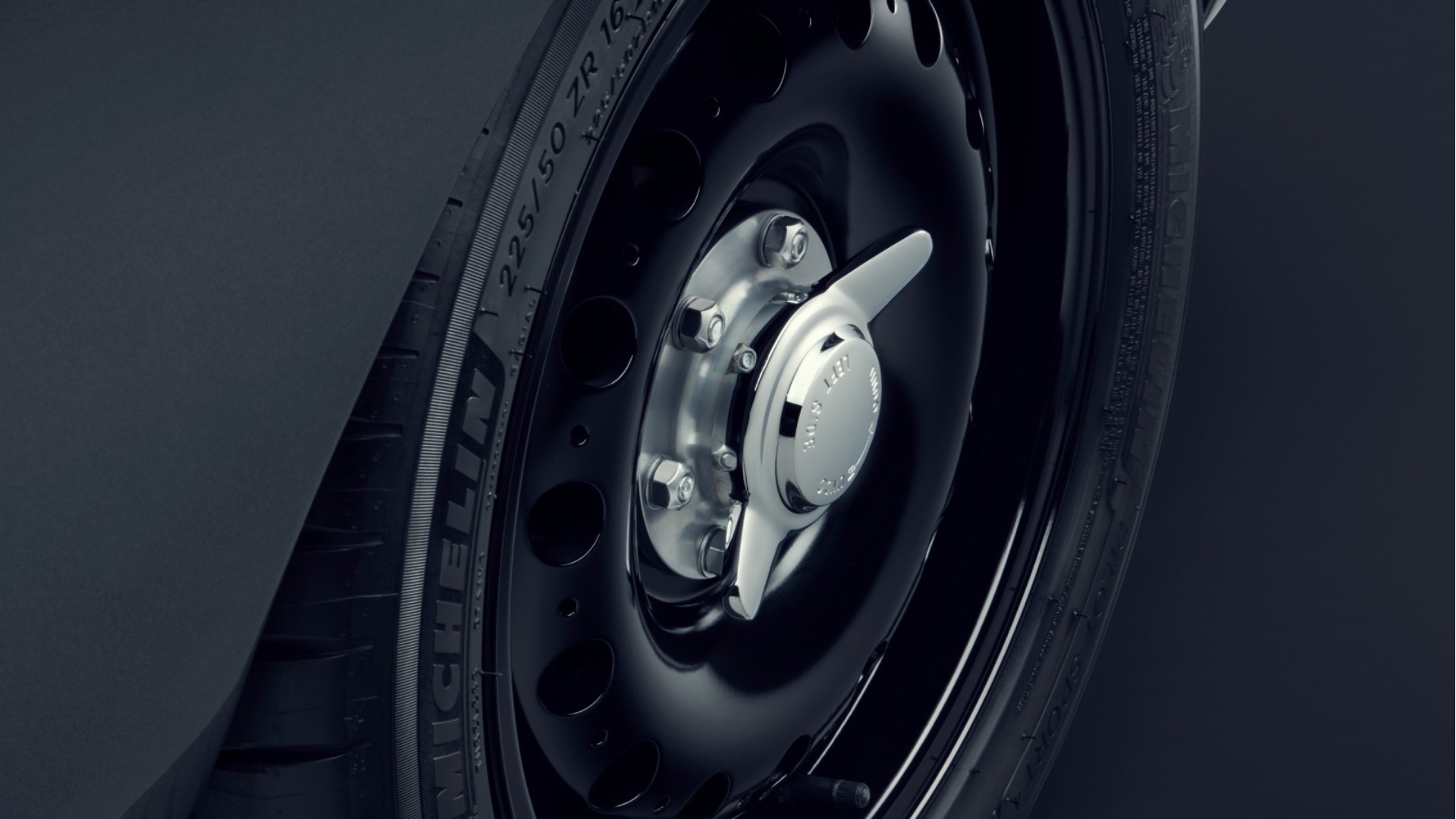 MG-B-restomod-Frontline-Developments-1