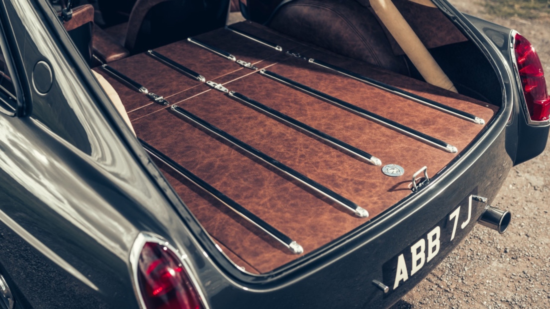 MG-B-restomod-Frontline-Developments-4