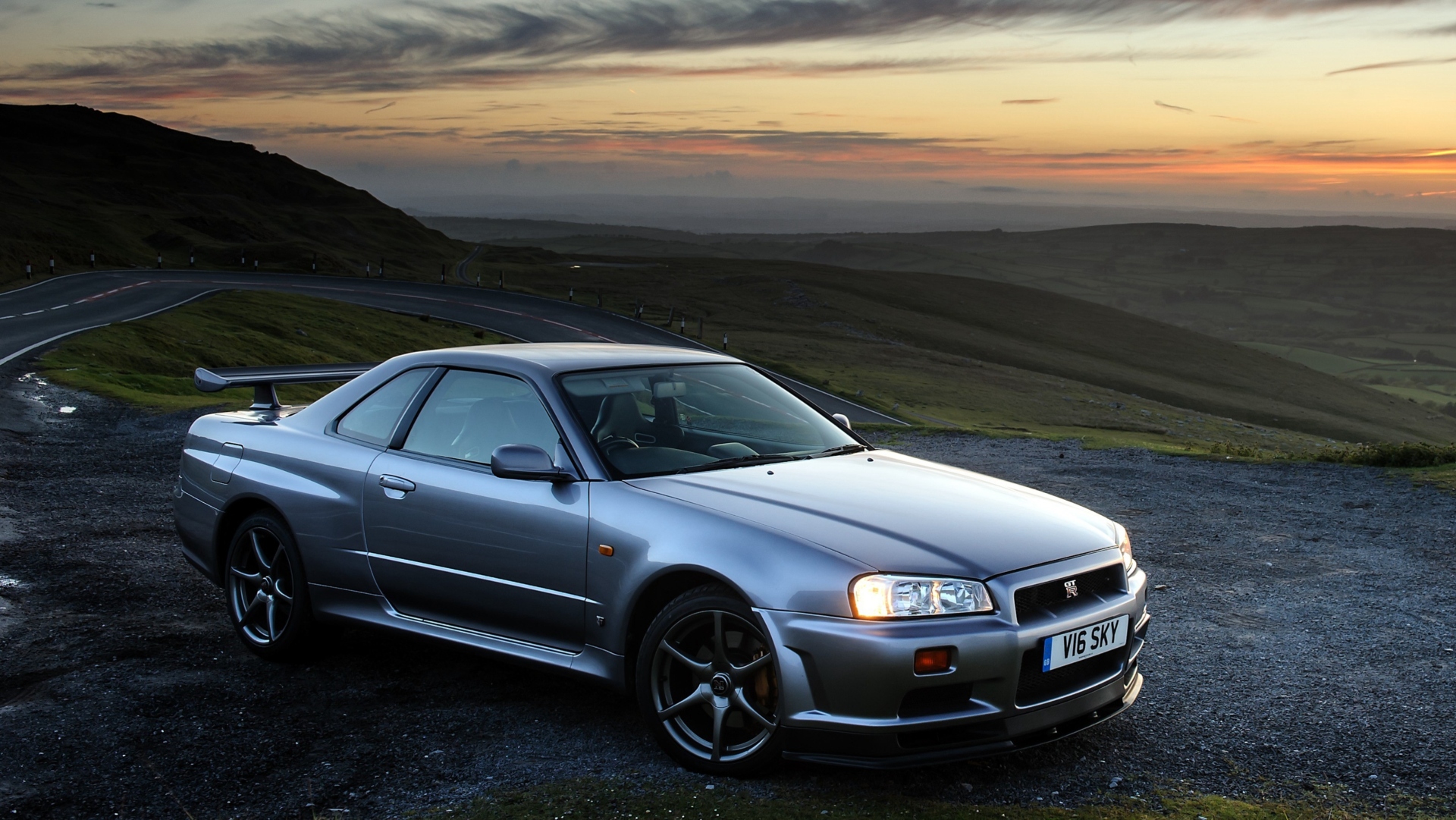 Nissan-Skyline-GT-R-2