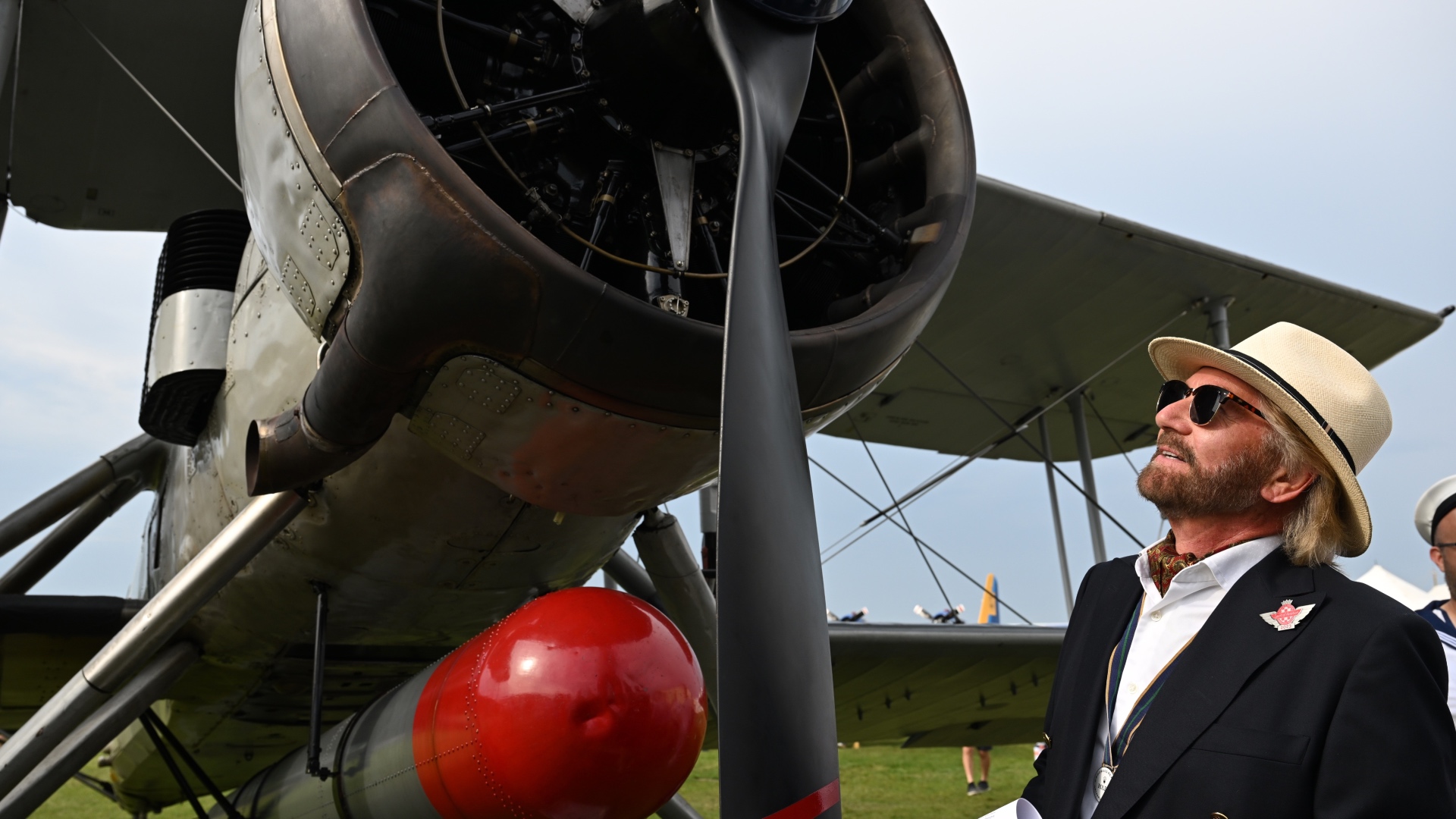 Noel Edmunds, Freddie March Spirit of Aviation judge, at the 2023 Goodwood Revival. Ph. by PA.