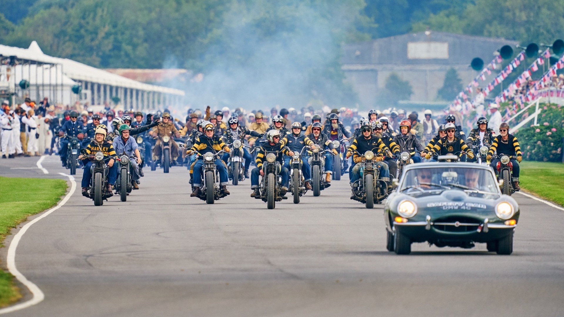 Opening track parade at the 2023 Goodwood Revival. Ph. by Dominic Gibbons.