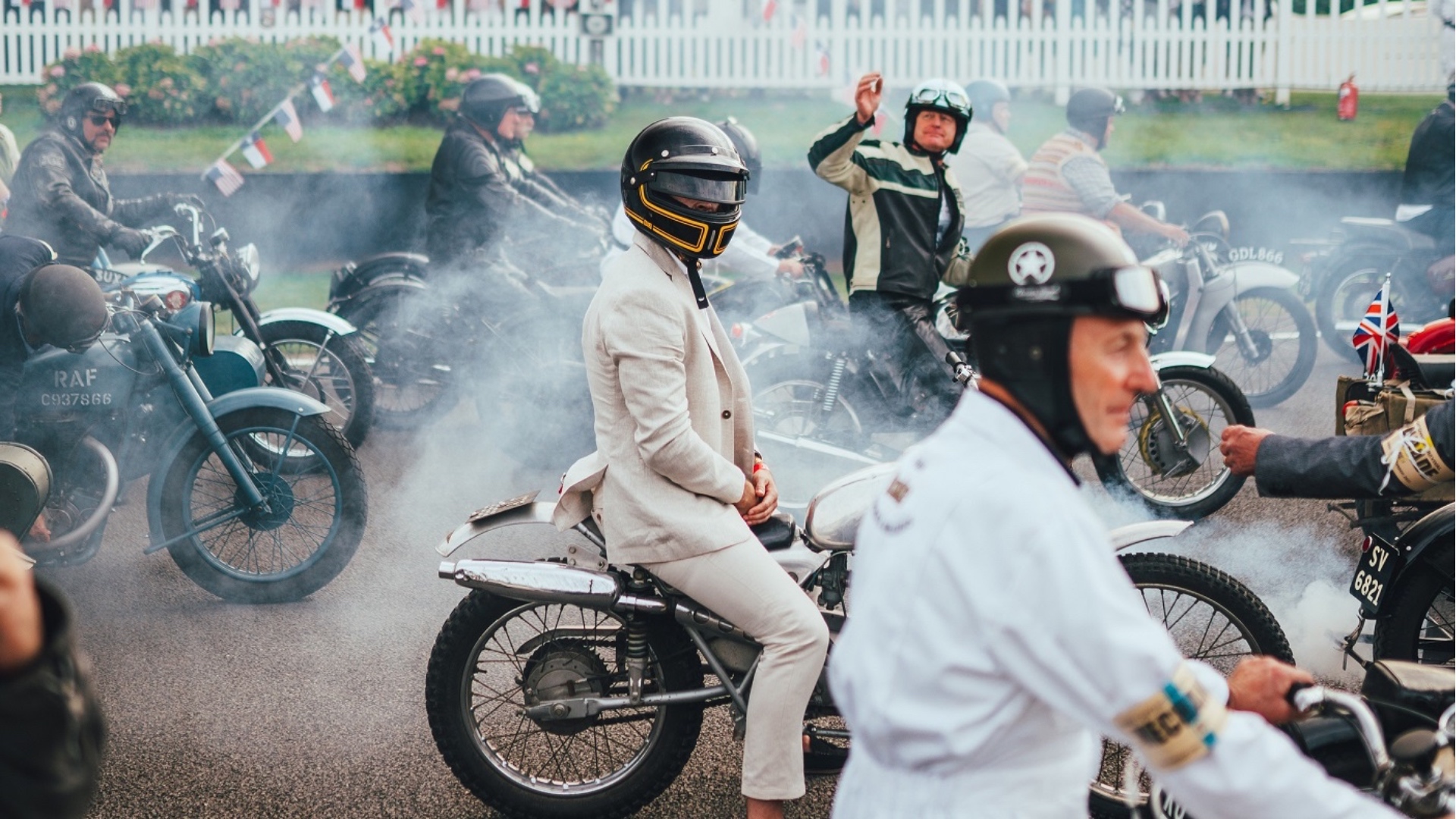 Opening track parade at the 2023 Goodwood Revival. Ph. by Tom Baigent