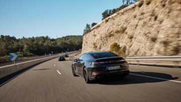 Porsche-Panamera-e-hybrid-2024-prototipo-4