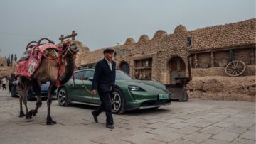 Porsche-Taycan-Cross-Turismo-2023-9