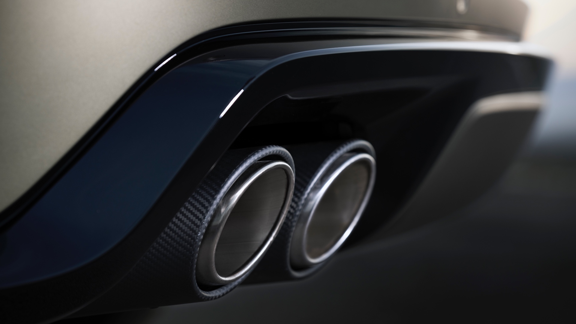 Range-Rover-Sport-SV-scheda-tecnica-prestazioni-prezzo-11