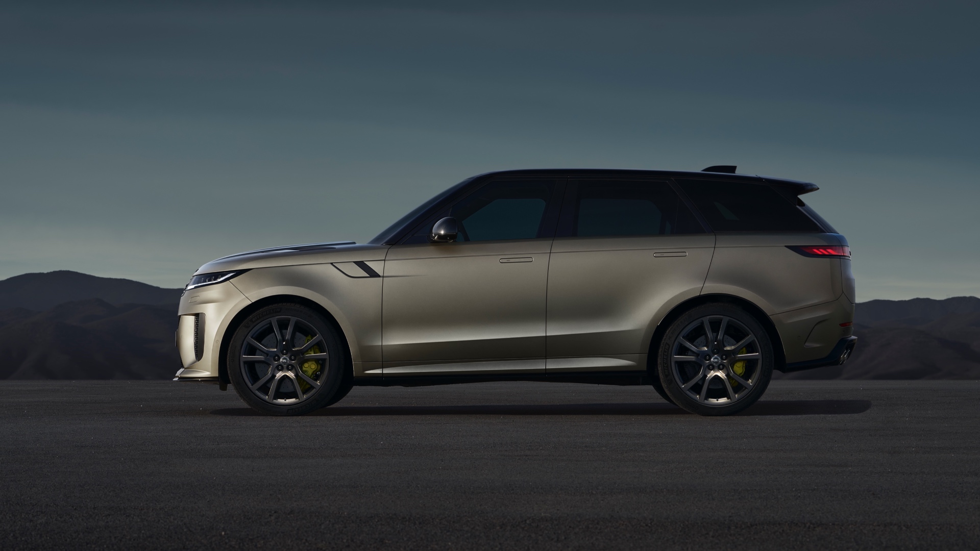 Range-Rover-Sport-SV-scheda-tecnica-prestazioni-prezzo-8
