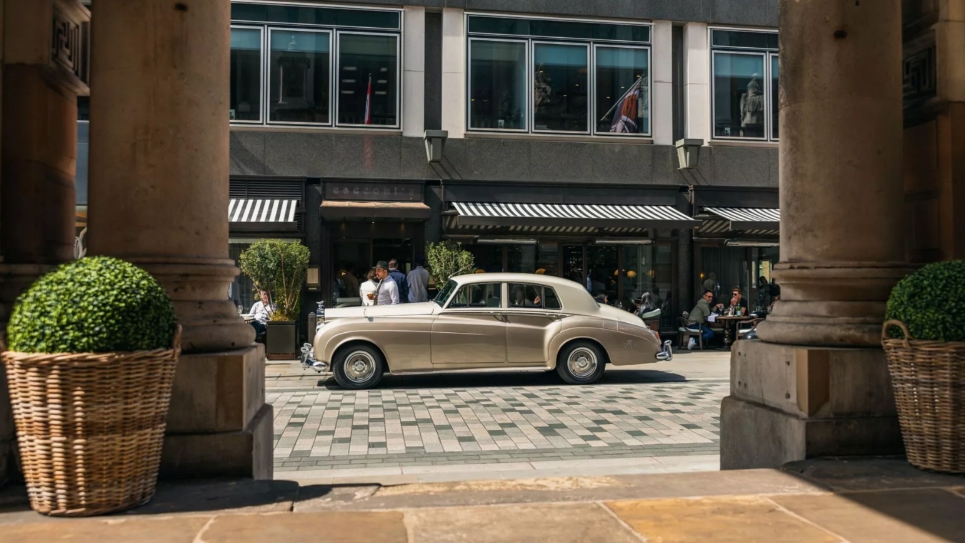 Rolls-Royce-Silver-Cloud-II-ex-Sophia-Loren-Lunaz-2023-3 Rolls-Royce-Silver-Cloud-II-ex-Sophia-Loren-Lunaz-2023-3