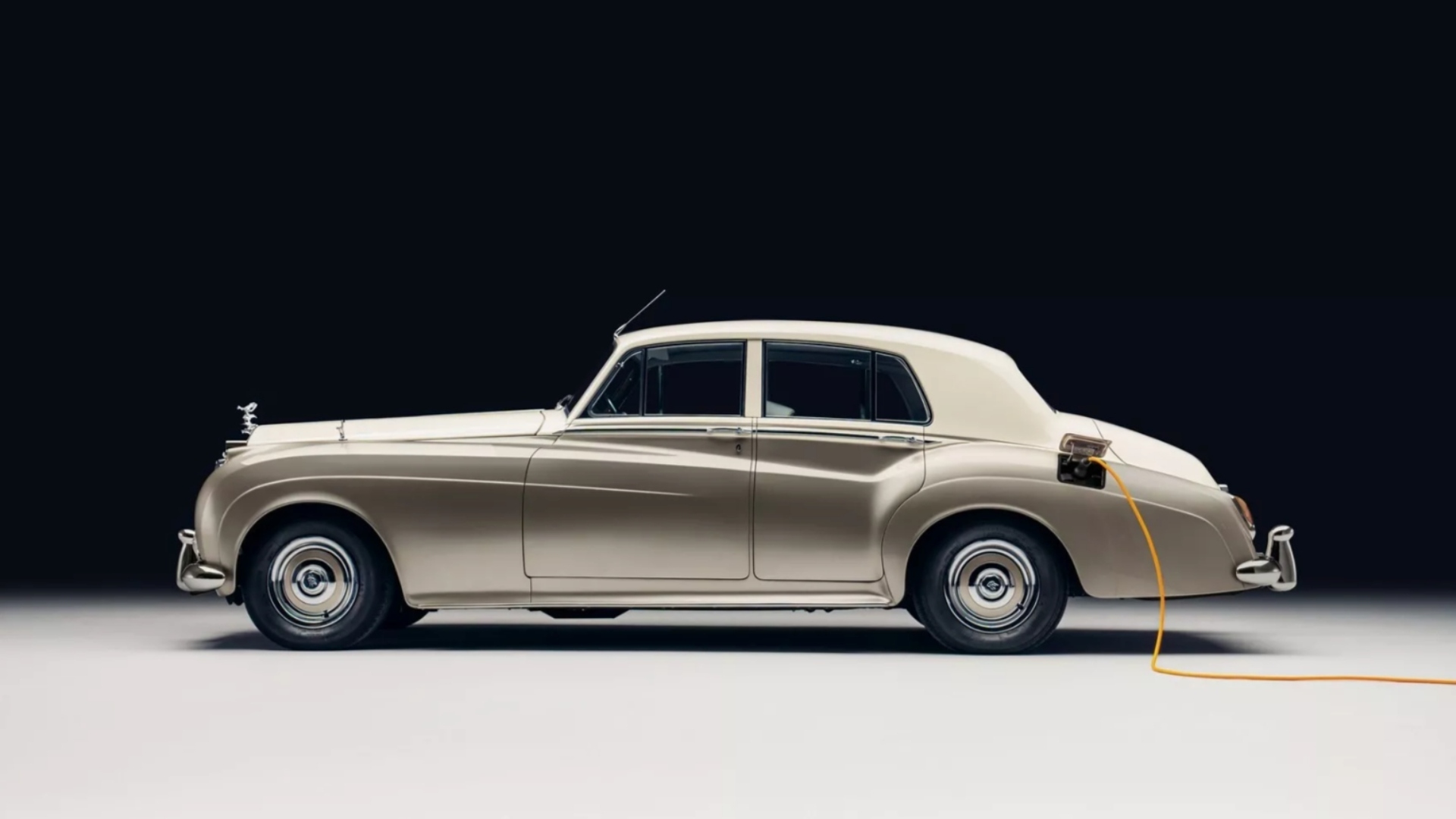 Rolls-Royce-Silver-Cloud-II-ex-Sophia-Loren-Lunaz-2023-5 Rolls-Royce-Silver-Cloud-II-ex-Sophia-Loren-Lunaz-2023-5
