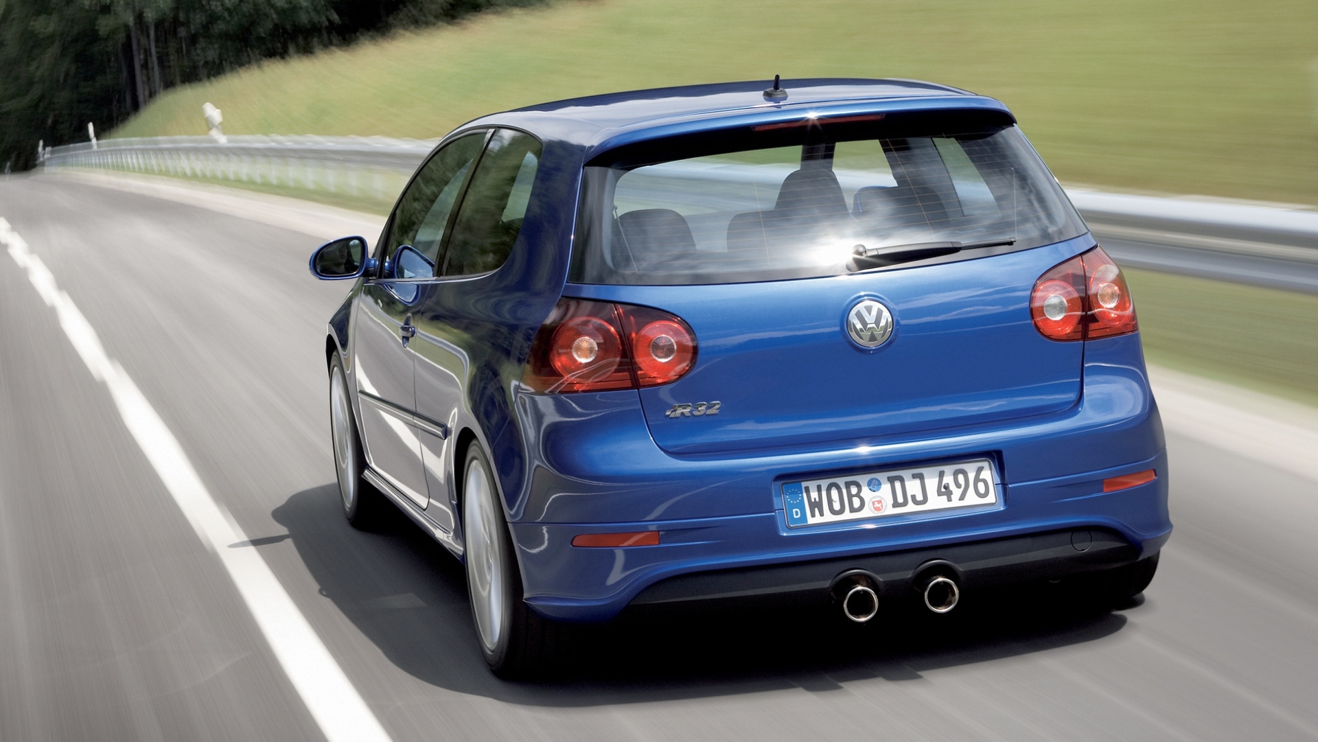 Volkswagen-Golf-R32-5