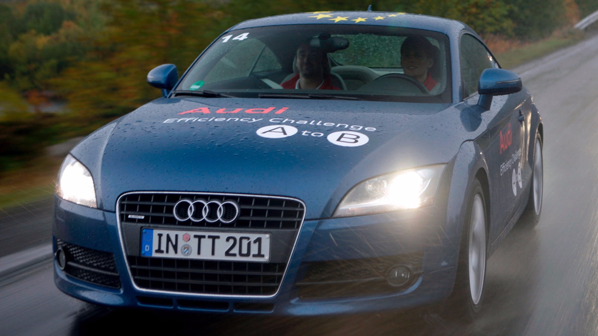 Ein Audi TT 2.0 TDI quattro auf dem Weg von A i Lofoten nach Harstad. Ein Audi TT 2.0 TDI quattro auf dem Weg von A i Lofoten nach Harstad.