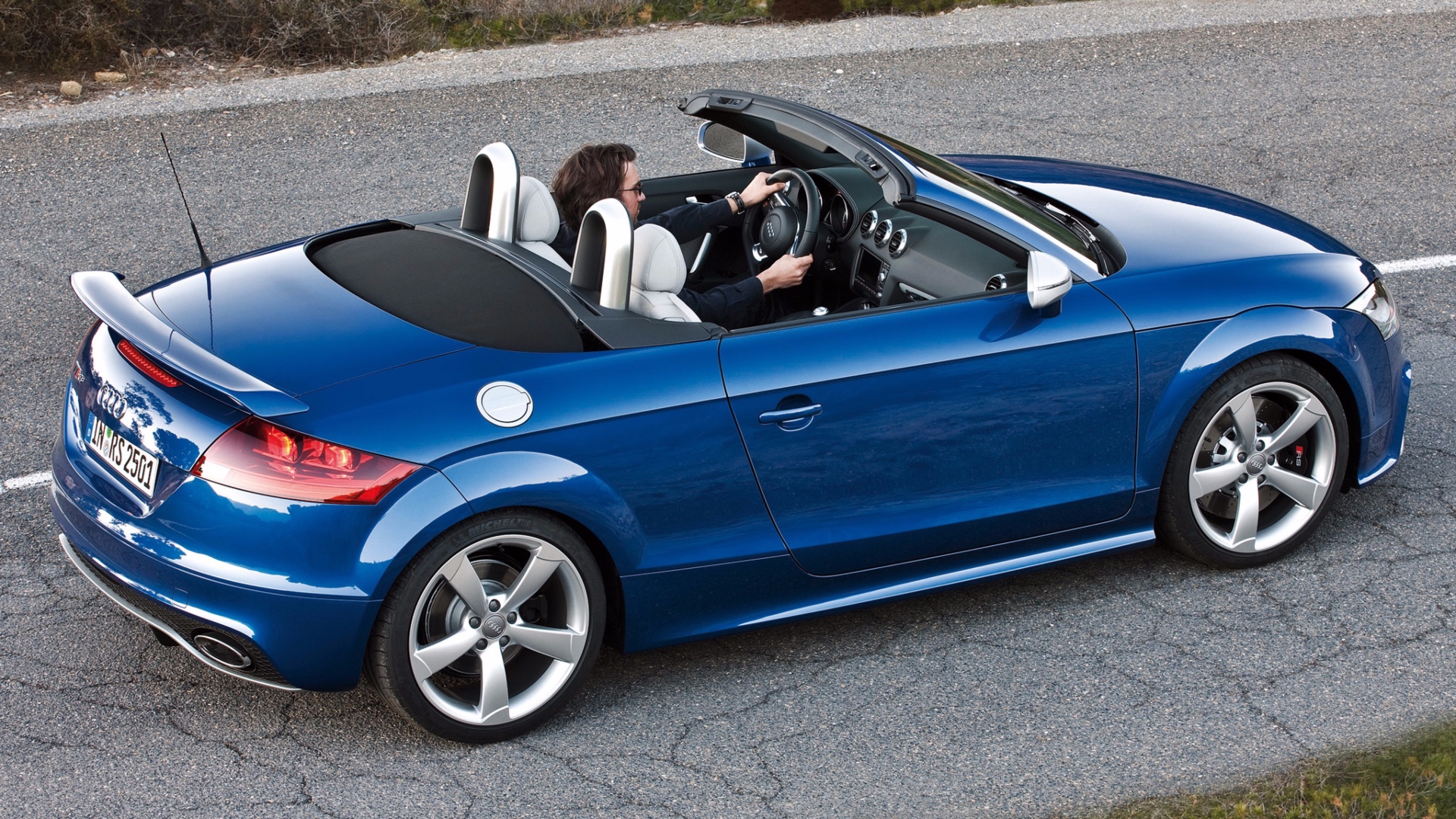 audi_tt_rs_roadster_70