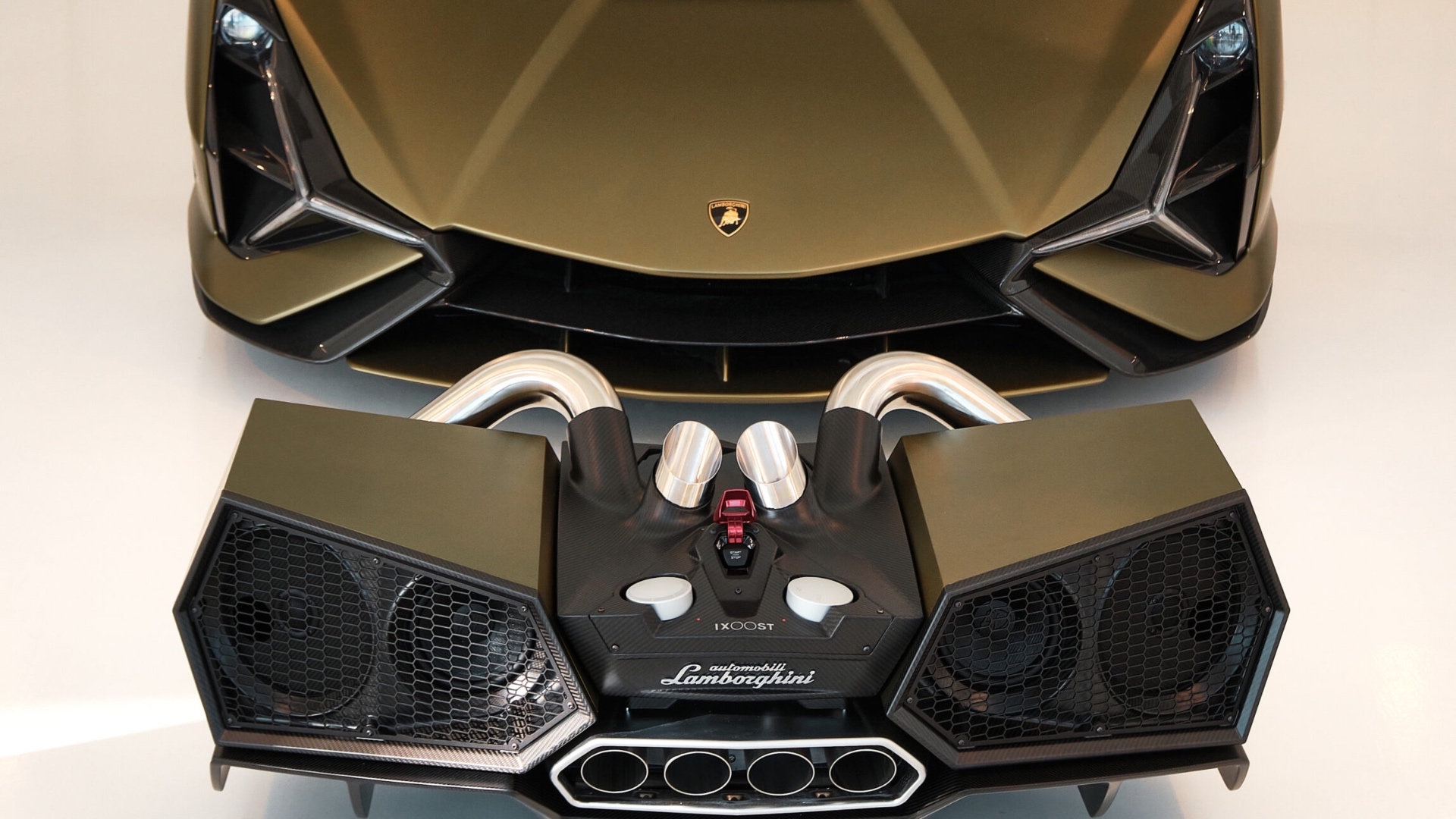 ixoost-casse-altoparlanti-ispirate-alle-auto-13