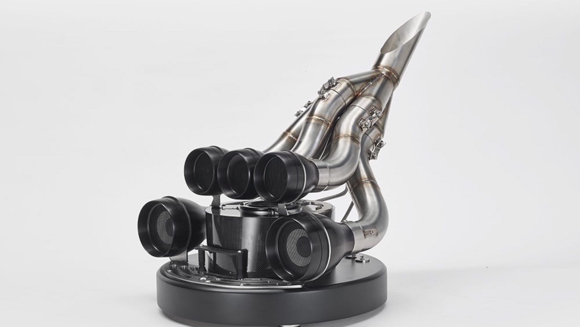 ixoost-casse-altoparlanti-ispirate-alle-auto-17