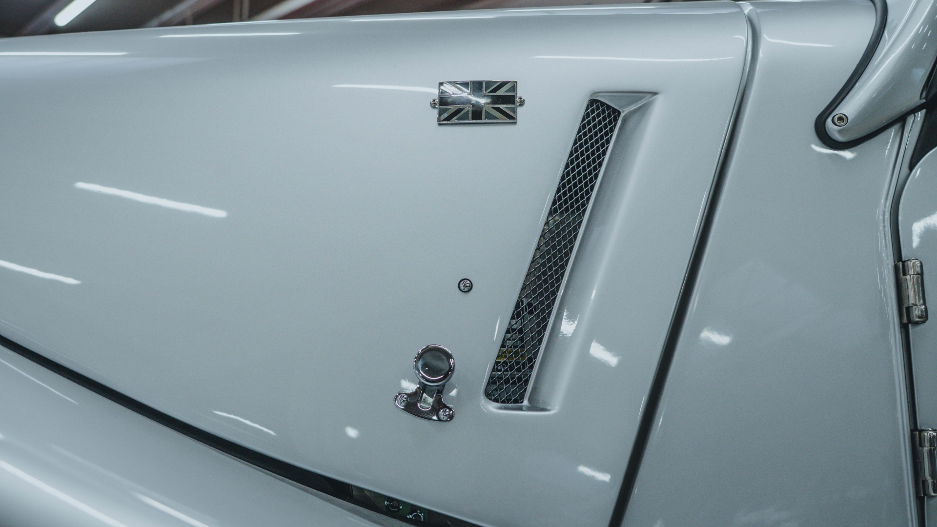 morgan-plus-six-argento-nero-2023-rf--06409 morgan-plus-six-argento-nero-2023-rf--06409