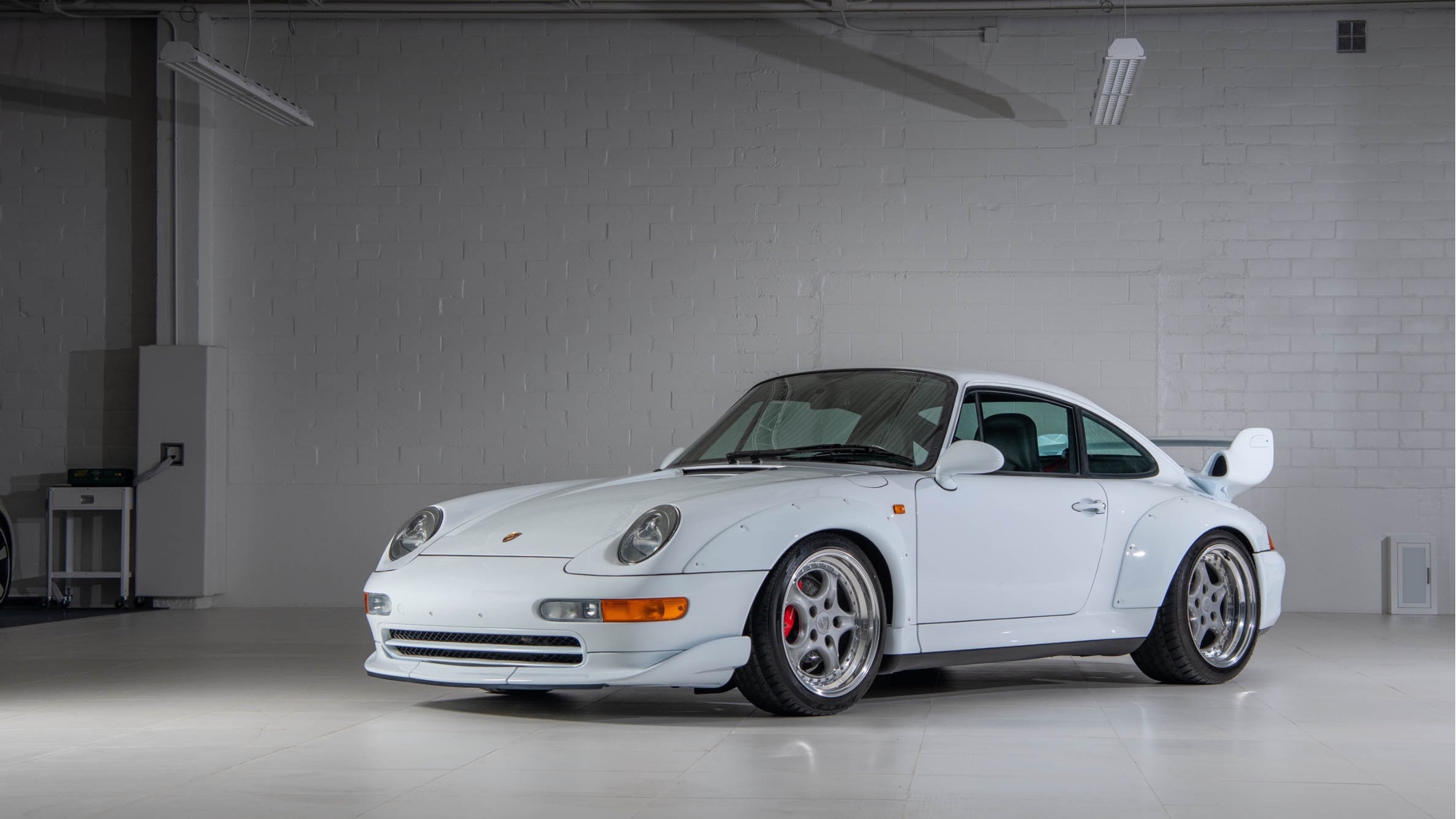1997-Porsche-911-GT21405456_