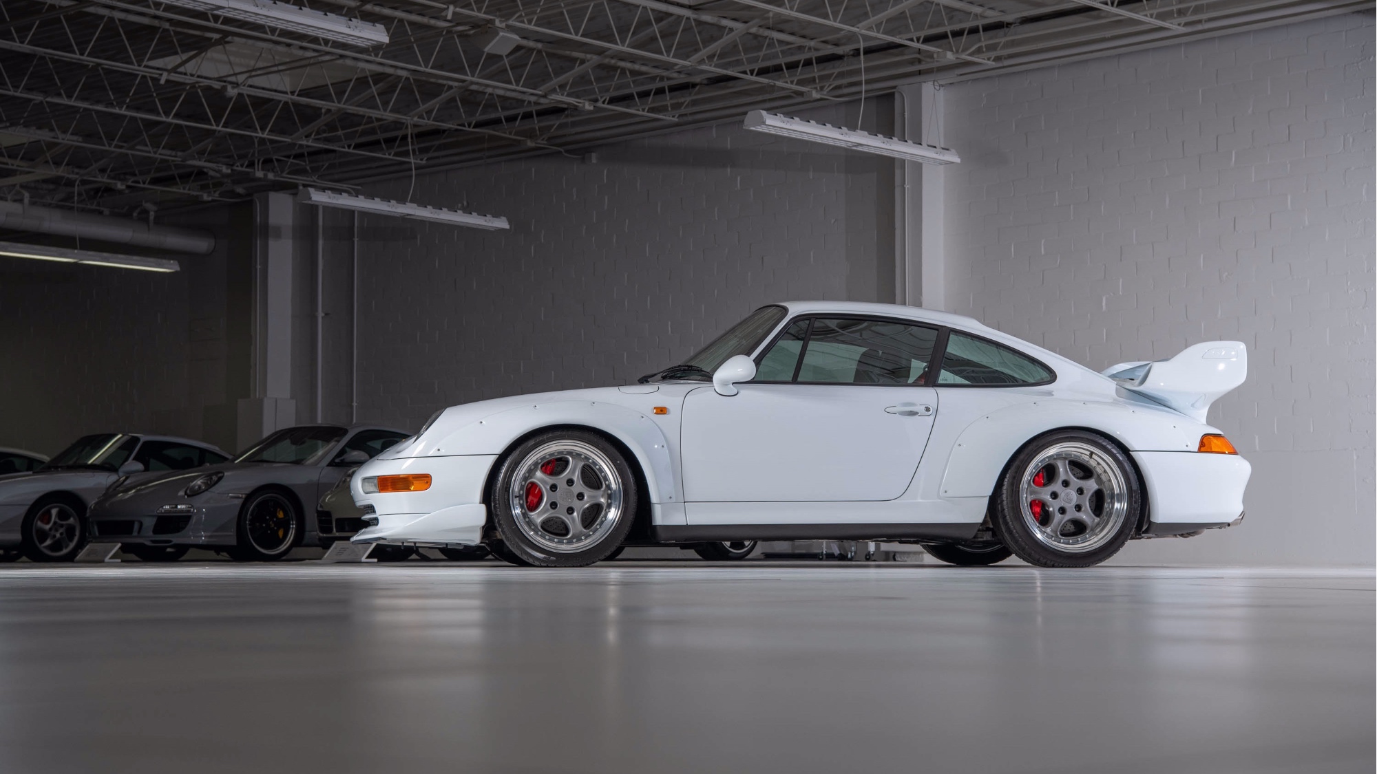 1997-Porsche-911-GT21405460_