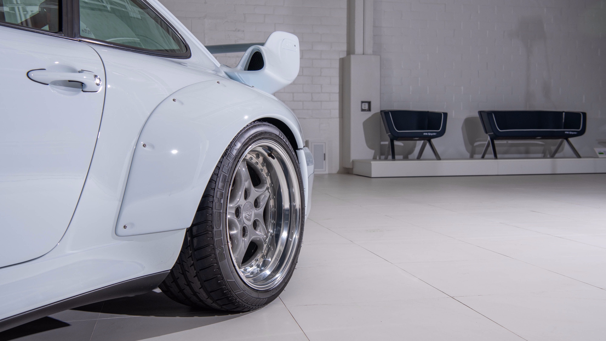 1997-Porsche-911-GT21411507_