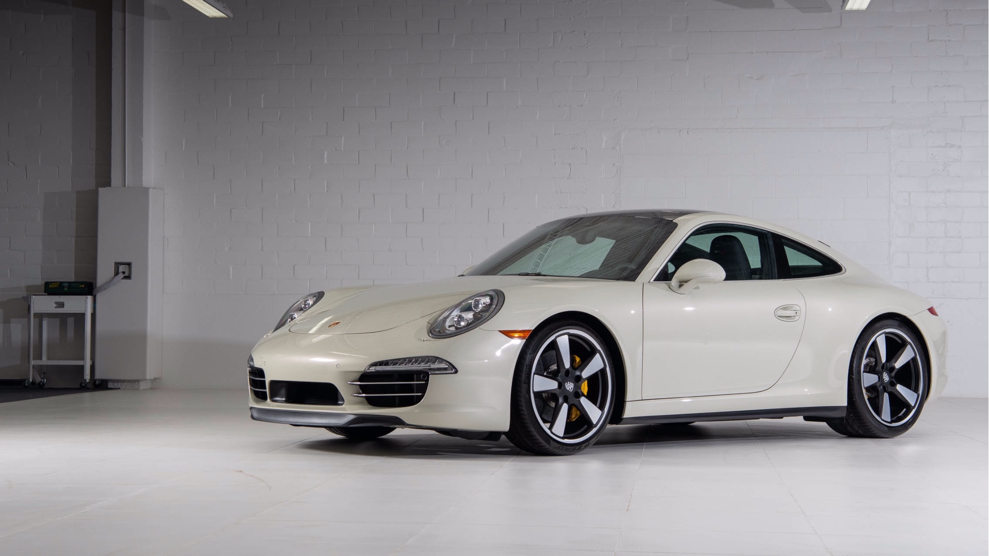 2014-Porsche-911-50th-Anniversary-Coupe1405939_