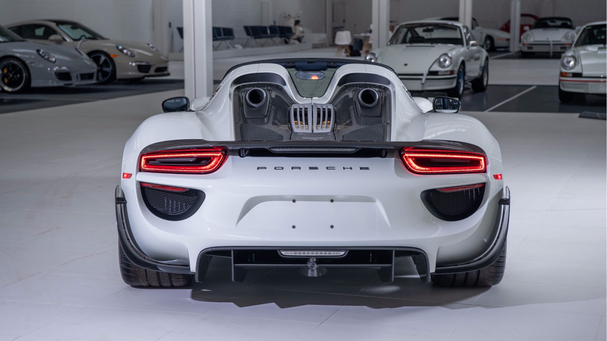 2015-Porsche-918--Weissach--Spyder1405525_