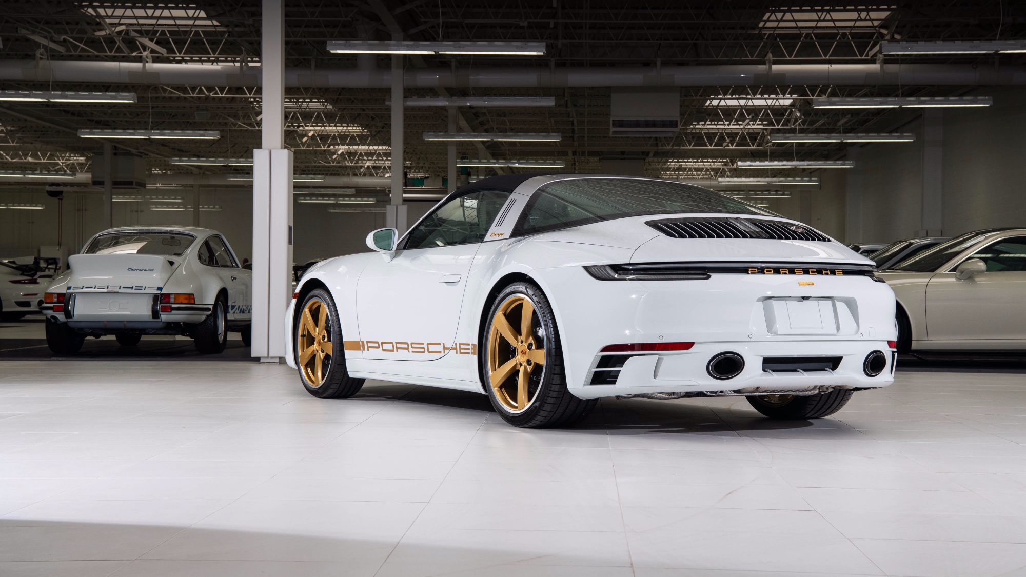 2021-Porsche-911-Targa-4S-Heritage-Design-Edition1413161_